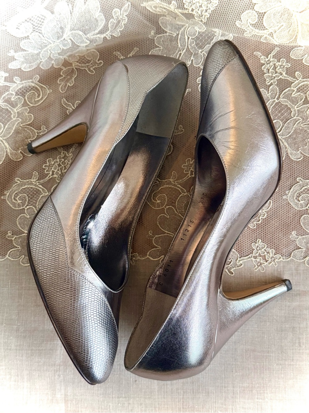 Bruno MAGLI 7.5 Metallic Silver Pointed-Toe High Heel with Snakeskin Texture